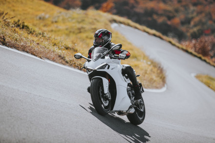 Ducati SuperSport 950 / S 2021 – Ένα βήμα πιο κοντά στην οικογένεια Panigale