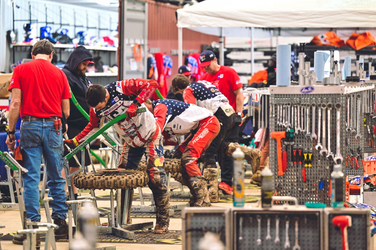 FIM 6DAYS 2025 Official Racing Services - Όλα τα πακέτα για ιδιώτες