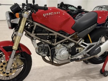 Ducati Monster 900 του 1993 πωλείται για 50.000 ευρώ