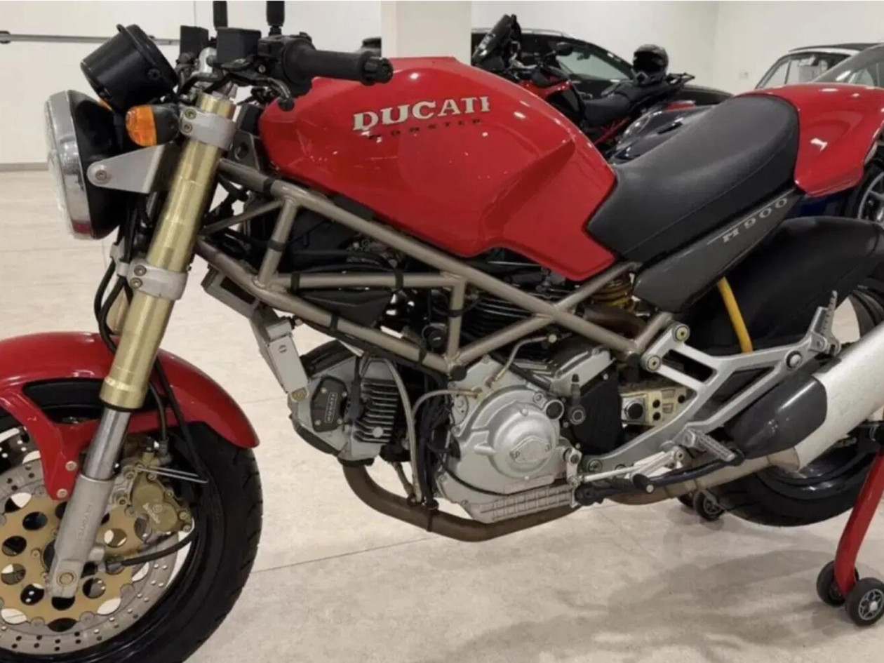 Ducati Monster 900 του 1993 πωλείται για 50.000 ευρώ