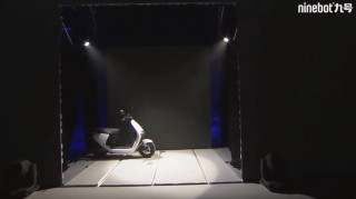 Segway-Ninebot eScooter T Concept – Δείτε το σε βίντεο να έρχεται μόνο του στην παρουσίασή του!