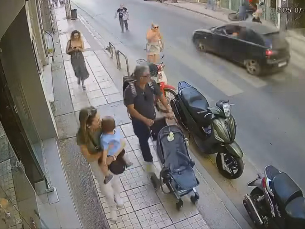 Ηράκλειο Κρήτης - Σοκαριστικό τροχαίο με παράσυρση και εγκατάλειψη δικυκλιστή