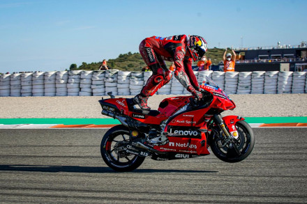 MotoGP – Οι 8 Desmosedicis ανησυχούν τον ανταγωνισμό!