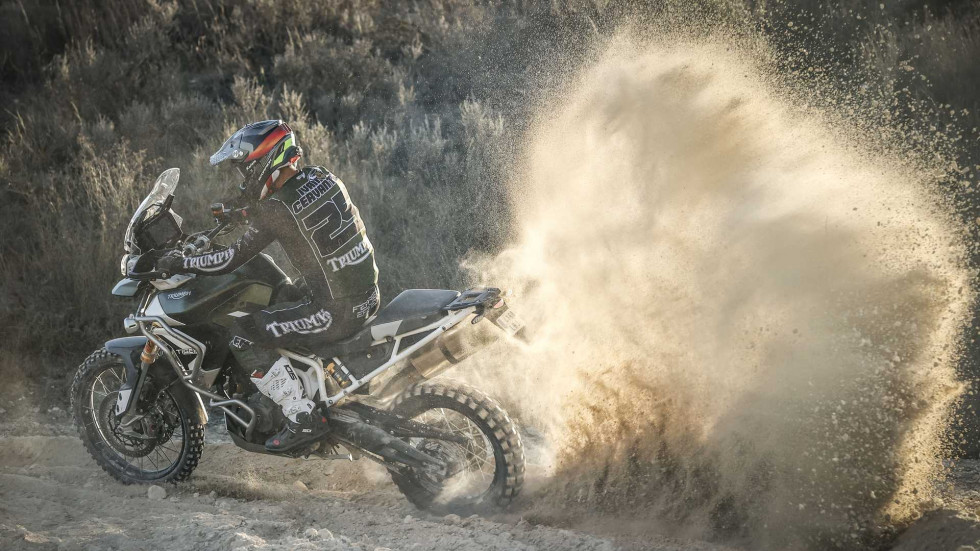 Triumph – O Ivan Cervantes στον αγώνα Baja Espana Aragon με Tiger 900 Rally Pro