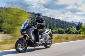 SYM ADX Test Rides - Τα adventure scooters που αξίζει να οδηγήσεις.