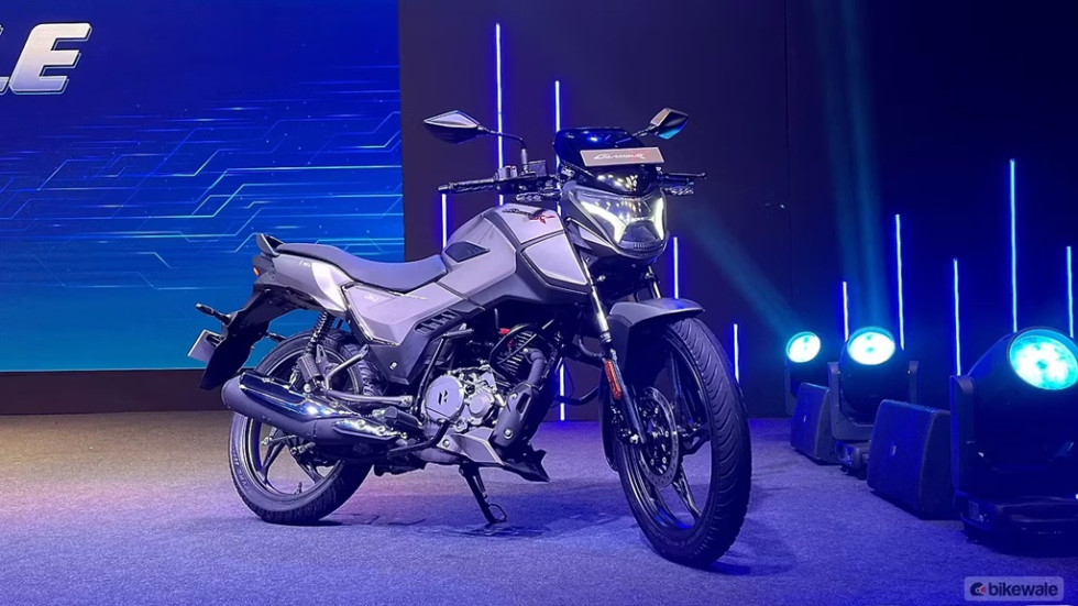 Η νέα Hero Glamour X 125 έχει cruise control και riding modes, αλλά και... ταμπούρο πίσω