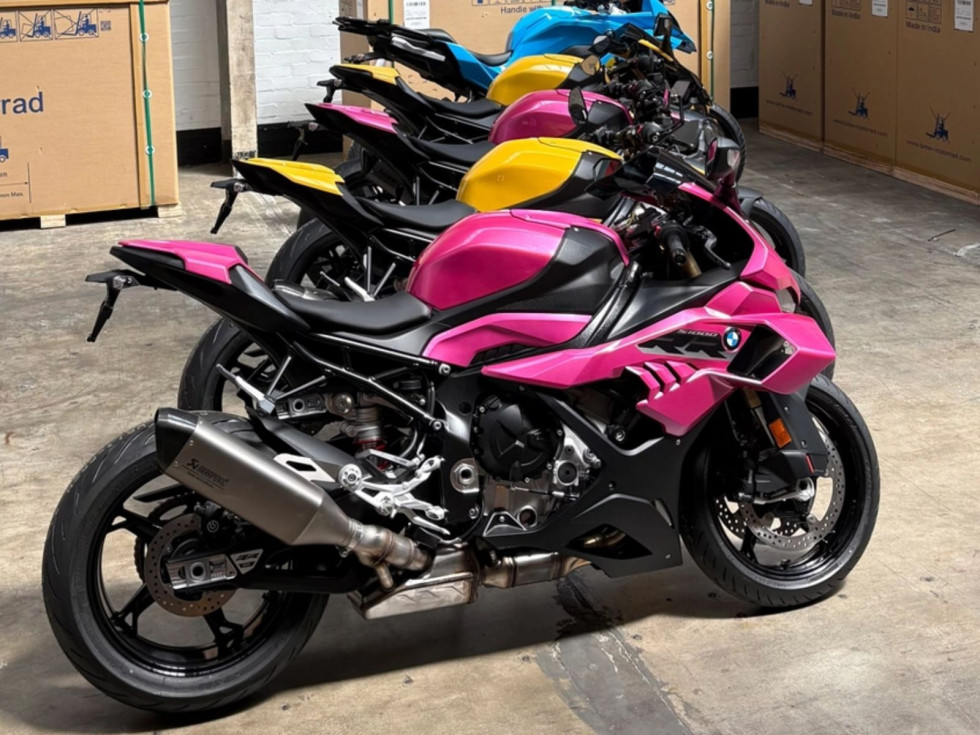 BMW S 1000 RR, S 1000 R και S 1000 XR – Νέα έντονα χρώματα με συλλεκτικές εκδόσεις λίγων μονάδων