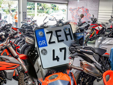 «Μπλόκο» στις ταξινομήσεις μοτοσυκλετών – Τελειώνουν οι πινακίδες κυκλοφορίας