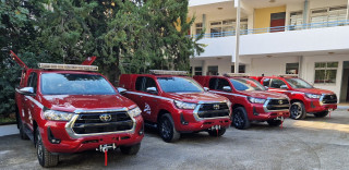 Ο Όμιλος Επιχειρήσεων Σαρακάκη παρέδωσε στον ΣΠΑΥ 15 πυροσβεστικά pick-up