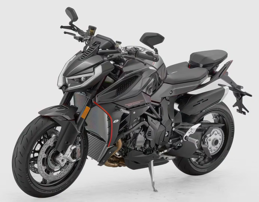 QJMOTOR SRK 921 – Προ των πυλών της παραγωγής η νέα, τετρακύλινδρη naked