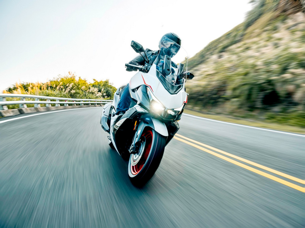KYMCO - Νέο Xciting VS 400 Ε5+
