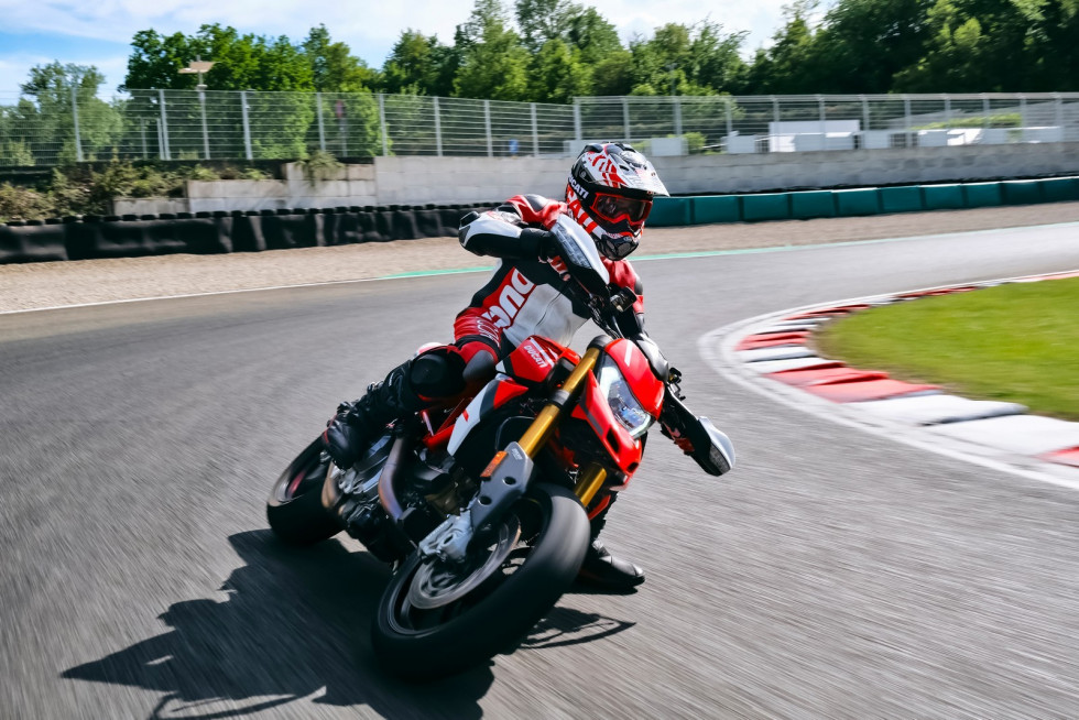 Ducati Hypermotard 950 SP 2022 - Το επίσημο Video