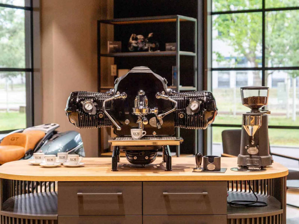 Big Coffee Boxer - Μηχανή espresso με 1.802 κ.εκ. της... BMW