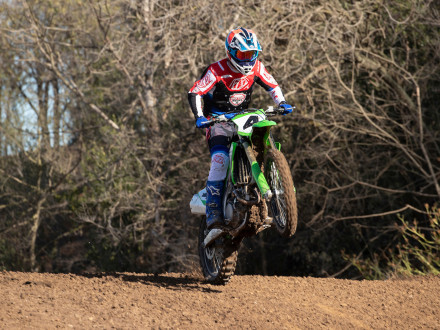 Test – Kawasaki KX450 2024 – Αποστολή στην Ισπανία