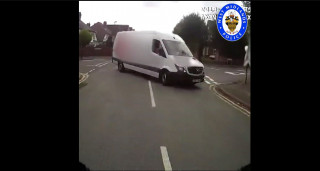 Βρετανία – “Μυστικός” αστυνομικός περιπολεί με μοτοσυκλέτα και καταγράφει τους επικίνδυνους οδηγούς – Video