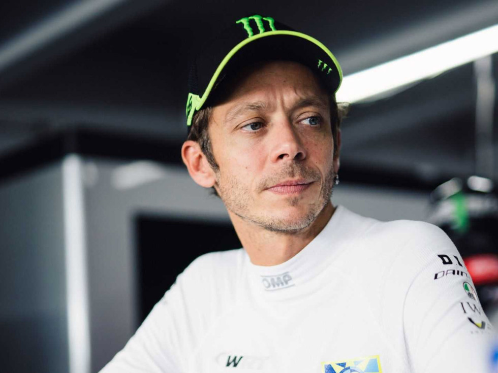 Valentino Rossi – Εργοστασιακός οδηγός της BMW M Motorsport!