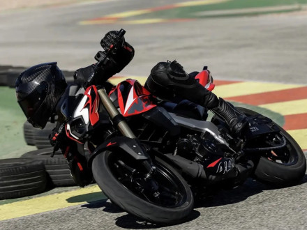 Bajaj Pulsar NS400 - Riding modes, quickshifter και τιμή-έκπληξη στην Ευρώπη
