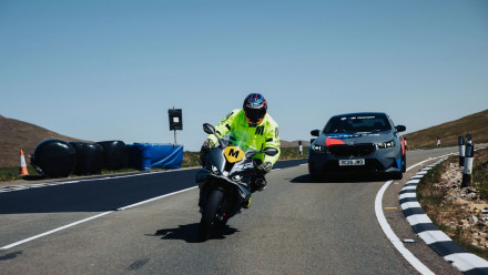 BMW Motorrad - Official Vehicle Safety Partner του Isle of Man TT