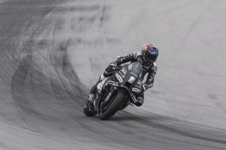 Jorge Martin – Νοσηλεύεται μετά από σφοδρή πτώση στην Sepang (video)