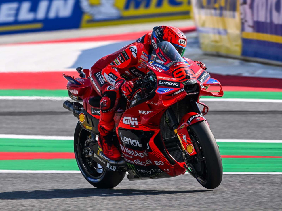 MotoGP 2025 - Σαν να μην πέρασε μια μέρα στο Sprint της Αυστρίας, Pole-έκπληξη από Bezzecchi