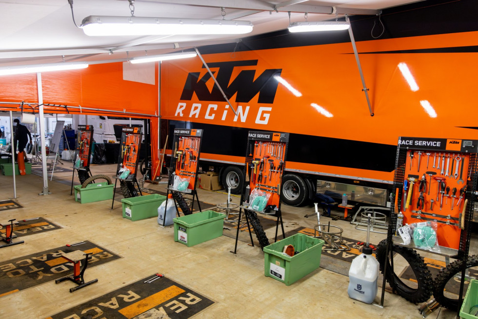 KTM 6DAYS Race Service Package - Τεχνική υποστήριξη και ενοικίαση μοτοσυκλετών