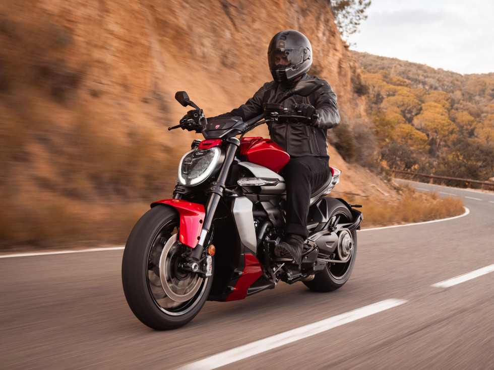 Ducati XDiavel V4 2025 - Τα sport cruiser "όπως θα έπρεπε να είναι" κατά τη Ducati