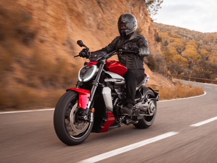 Ducati XDiavel V4 2025 - Τα sport cruiser "όπως θα έπρεπε να είναι" κατά τη Ducati