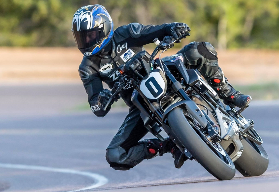 Zero SR/F: Αστράφτει στο Pikes Peak