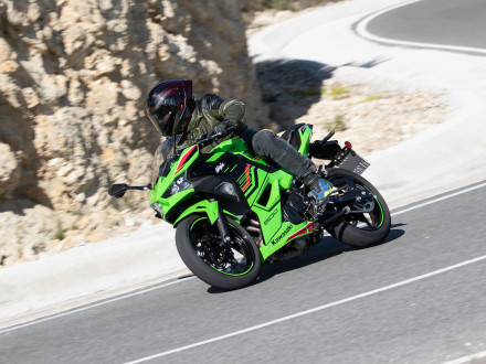 Test - Kawasaki Ninja 500 SE - Αποστολή στην Ισπανία
