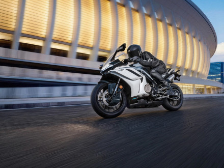 CFMoto 500SR - Ηλεκτρονικό γκάζι και αυτόματος συμπλέκτης για τη νέα τετρακύλινδρη
