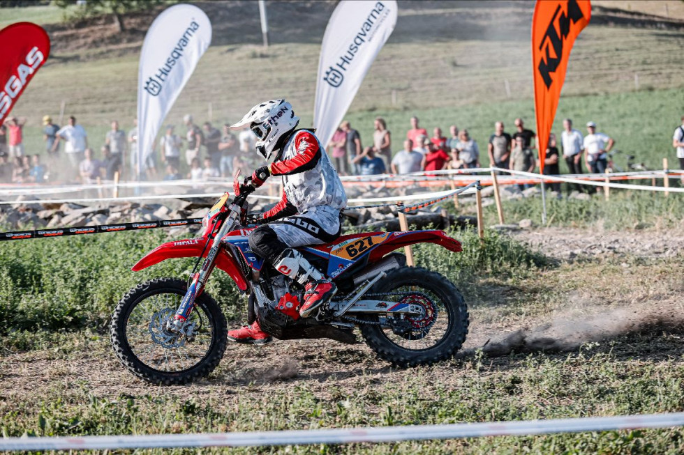 Η Hebo στο βάθρο του Παγκόσμιου Πρωταθλήματος Enduro