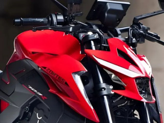 Zontes 703R ETC - Ευρωπαϊκή πρεμιέρα στην Ισπανία για την τρικύλινδρη naked