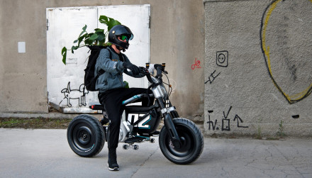 BMW Motorrad Concept CE 02 - Στιλάτο ηλεκτρικό urban δίκυκλο για νεανικό κοινό
