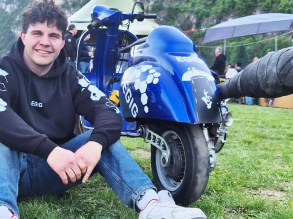 Vespa 407 με πάνω από 100 ίππους στον τροχό σπάει τα όρια του tuning (+Video)