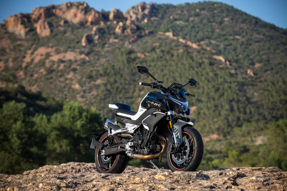 CFMOTO 800NK Advanced – Νέα πολυτελέστερη έκδοση, η τιμή της στην Ελλάδα