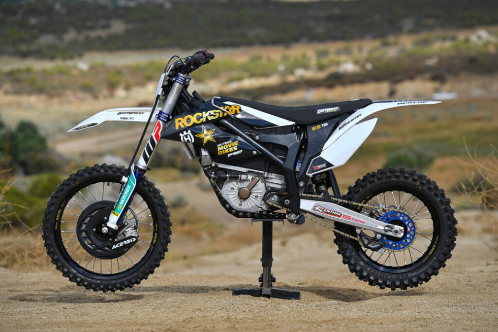 Ένα νέο Husqvarna "EE18" από την DirtFirst και την Hollywood Movie Bikes