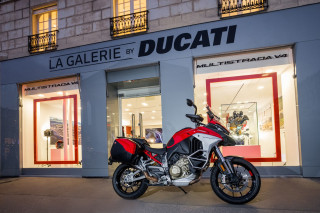 La Galerie by Ducati - Στιλάτο pop-up μαγαζί στο Παρίσι αφιερωμένο στο Multistrada V4
