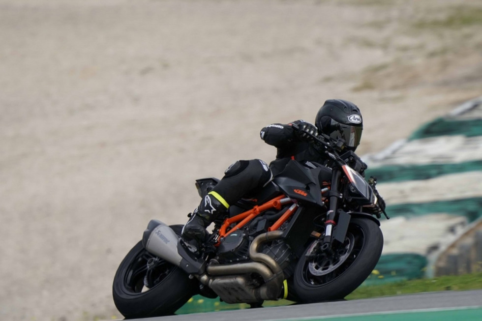 TEST - KTM 1290 Super Duke R 2020 - Αποστολή στην Πορτογαλία