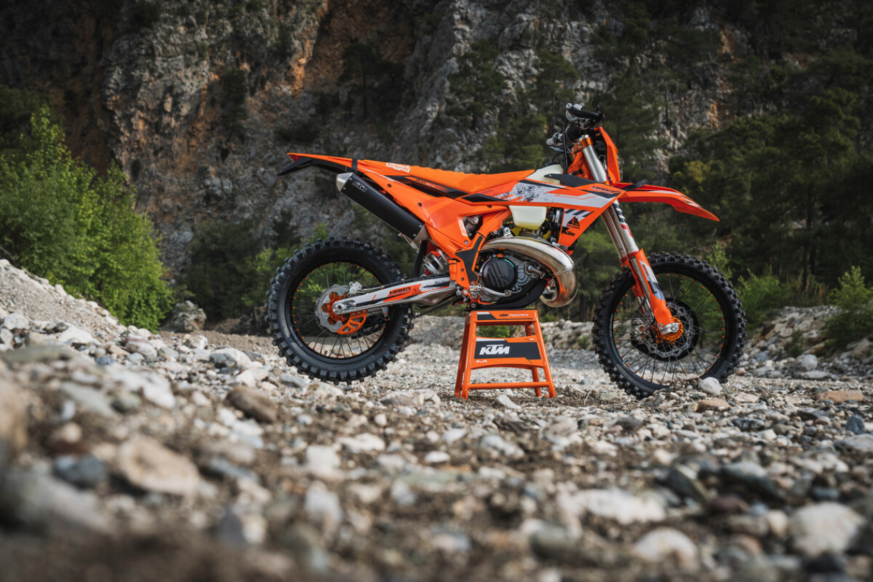 KTM 300 EXC Hardenduro 2024 - Νέα έκδοση για τους "σκληρότερους" όλων