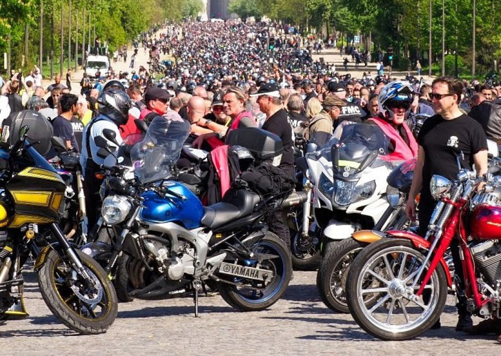 Γαλλία – Τεράστιες κινητοποιήσεις μοτοσυκλετιστών κατά του υποχρεωτικού ΚΤΕΟ