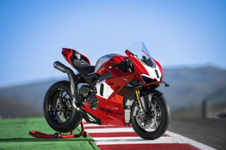 Ducati Panigale V4R 2023 - Πλήρης παρουσίαση - 240 ίπποι και 16.500σ.α.λ.!