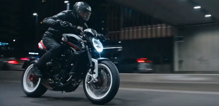 MV Agusta Dragster 800 RR: Midnight Ride - Βίντεο