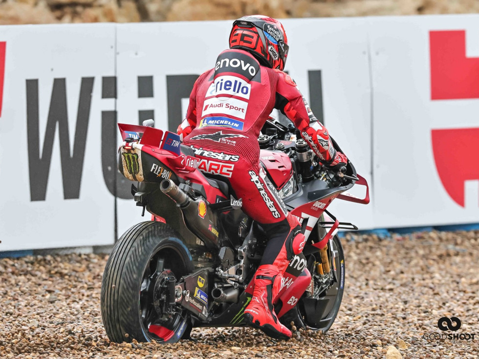 MotoGP 2026 - Χαμός στο Sprint της Ισπανίας με το Marc Marquez να πέφτει και όμως να κερδίζει!
