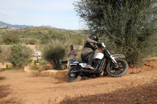 Ρεπορτάζ - Harley-Davidson - King of the Hill