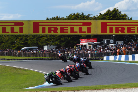 WSBK, Αυστραλία: «Σκοτώνει» τα λάστιχα η νέα άσφαλτος, υποχρεωτικά τα pit stops!