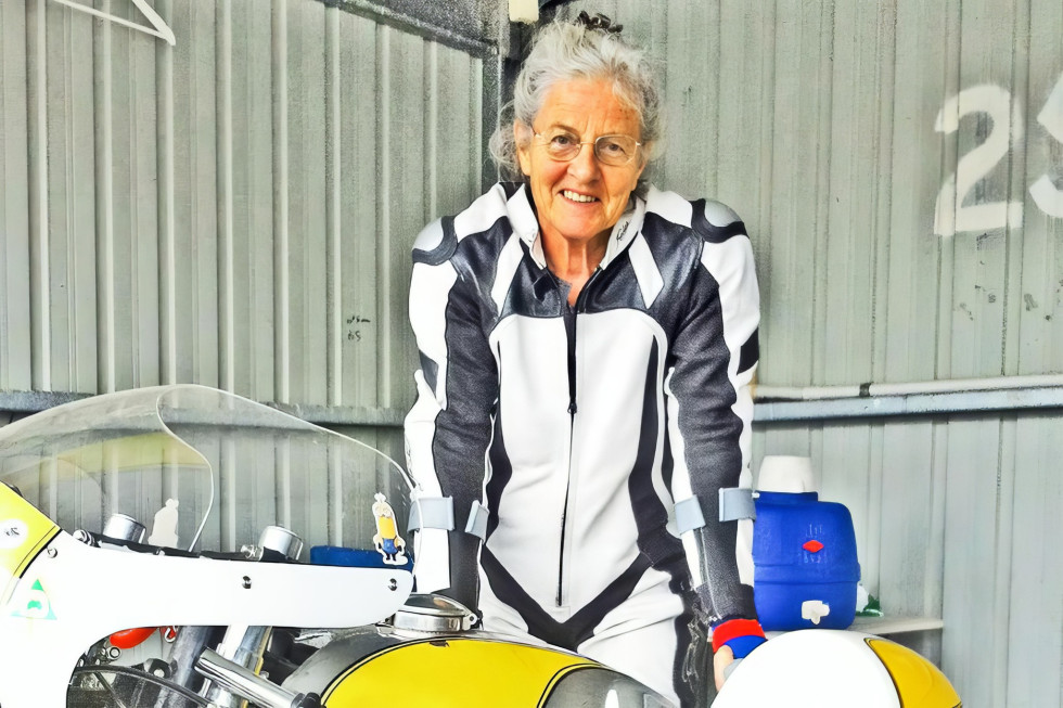R.I.P. Peggy Hyde – «Έφυγε» η πρώτη γυναίκα στον κόσμο που πήρε απεριόριστη αγωνιστική λισάνς