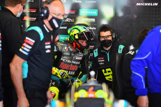Στις φήμες ότι δεν θα ανανεωθεί το συμβόλαιο του Valentino Rossi απαντά η Petronas Racing!