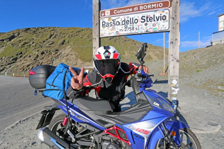 Ο Κωνσταντίνος Μητσάκης κατακτά το Passo Dello Stelvio με το SYM VF125