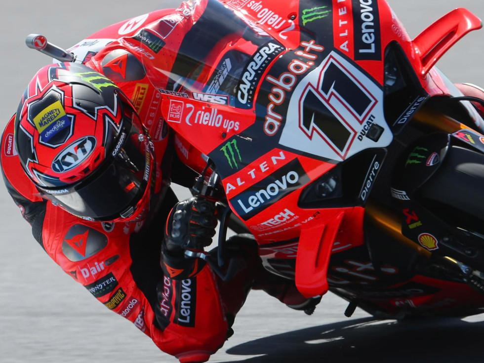 WSBK 2025, 1ος Αγώνας, Αυστραλία - Πρεμιέρα με... χατ-τρικ του Nicolo Bulega