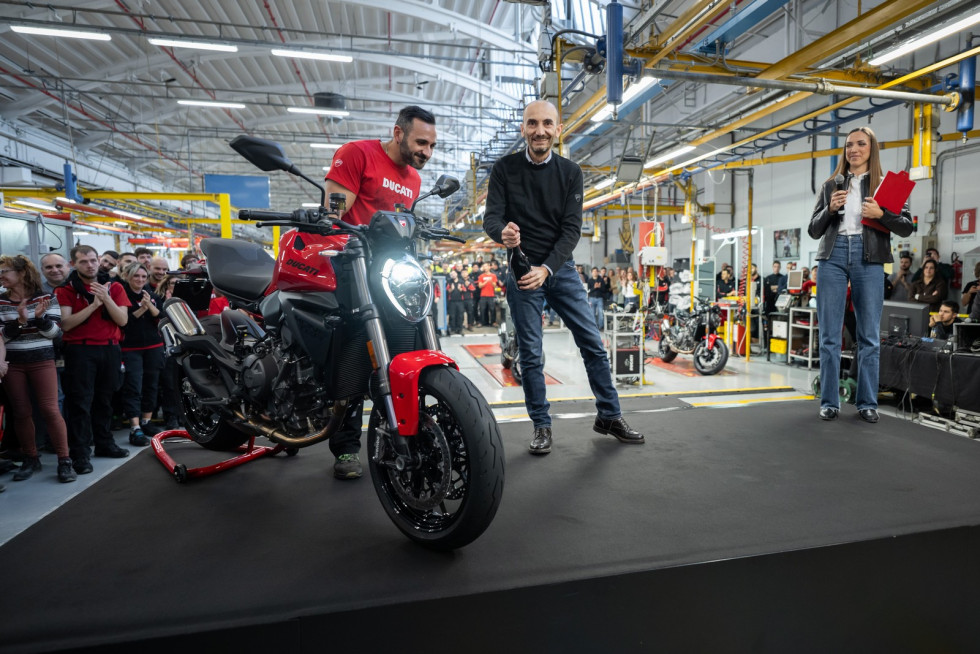 Ducati Monster 2026 - Ξεκινά η παραγωγή του